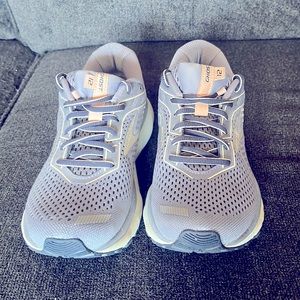 Brooks Ghost 12 Women’s Size 8